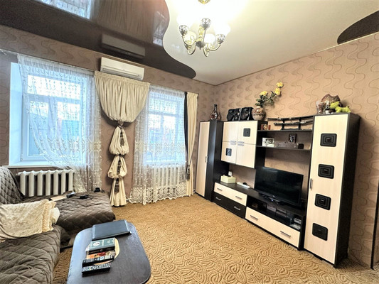 Продам трехкомнатную (3-комн.) квартиру, Меньшикова ул, 103, Тихорецк г