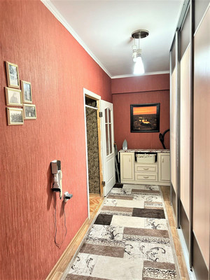 Продам трехкомнатную (3-комн.) квартиру, Меньшикова ул, 103, Тихорецк г