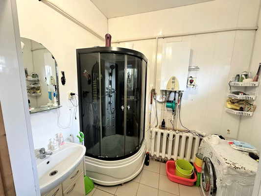 Продам трехкомнатную (3-комн.) квартиру, Меньшикова ул, 103, Тихорецк г