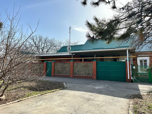 Продам трехкомнатную (3-комн.) квартиру, Меньшикова ул, 103, Тихорецк г