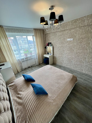 Продам трехкомнатную (3-комн.) квартиру, Павлова (Лазаревский р-н) пер, 9а, Сочи г