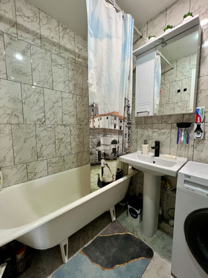 Продам трехкомнатную (3-комн.) квартиру, Павлова (Лазаревский р-н) пер, 9а, Сочи г