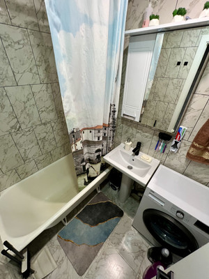 Продам трехкомнатную (3-комн.) квартиру, Павлова (Лазаревский р-н) пер, 9а, Сочи г