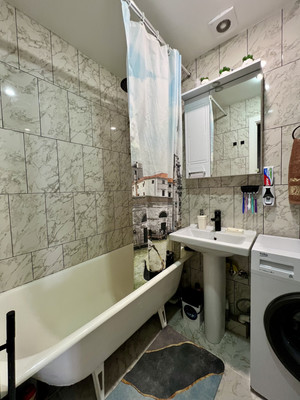 Продам трехкомнатную (3-комн.) квартиру, Павлова (Лазаревский р-н) пер, 9а, Сочи г