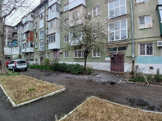 Продам трехкомнатную (3-комн.) квартиру, Г. Петровой ул, 9, Туапсе г