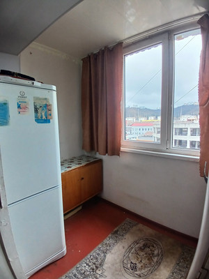 Продам трехкомнатную (3-комн.) квартиру, Г. Петровой ул, 9, Туапсе г