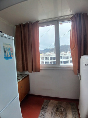 Продам трехкомнатную (3-комн.) квартиру, Г. Петровой ул, 9, Туапсе г