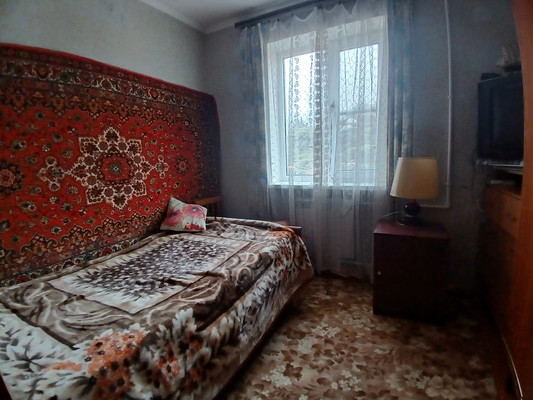 Продам трехкомнатную (3-комн.) квартиру, Г. Петровой ул, 9, Туапсе г