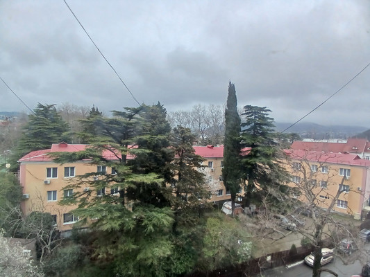 Продам трехкомнатную (3-комн.) квартиру, Г. Петровой ул, 9, Туапсе г