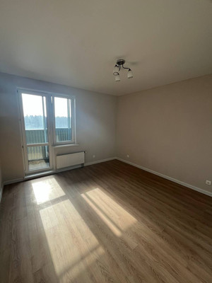 Продам двухкомнатную (2-комн.) квартиру, Победы ул, 1к6, Десна д