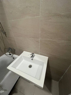 Продам двухкомнатную (2-комн.) квартиру, Победы ул, 1к6, Десна д