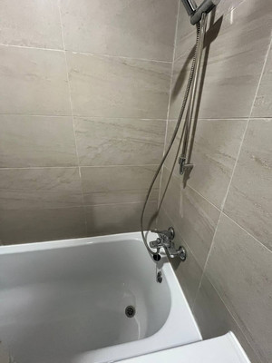 Продам двухкомнатную (2-комн.) квартиру, Победы ул, 1к6, Десна д