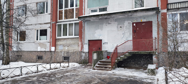 Продам трехкомнатную (3-комн.) квартиру, Кораблестроителей ул, 35Б, Санкт-Петербург г