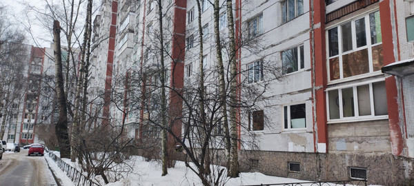 Продам трехкомнатную (3-комн.) квартиру, Кораблестроителей ул, 35Б, Санкт-Петербург г