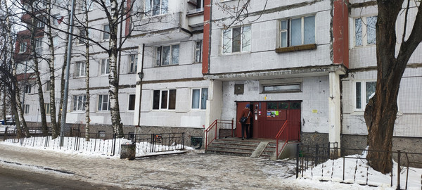 Продам трехкомнатную (3-комн.) квартиру, Кораблестроителей ул, 35Б, Санкт-Петербург г