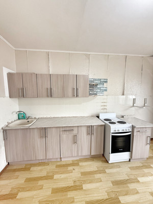 Продам трехкомнатную (3-комн.) квартиру, 3-я Целиноградская ул, 6, Краснодар г