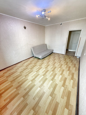 Продам трехкомнатную (3-комн.) квартиру, 3-я Целиноградская ул, 6, Краснодар г