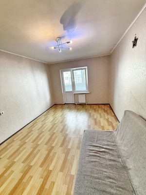 Продам трехкомнатную (3-комн.) квартиру, 3-я Целиноградская ул, 6, Краснодар г