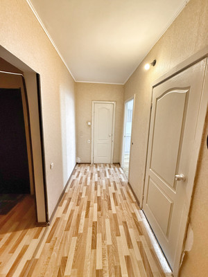 Продам трехкомнатную (3-комн.) квартиру, 3-я Целиноградская ул, 6, Краснодар г