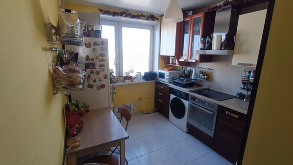 Продам трехкомнатную (3-комн.) квартиру, Боженко ул, 4, Москва г