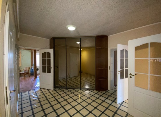 Продам двухкомнатную (2-комн.) квартиру, Горького ул, 76, Рязань г