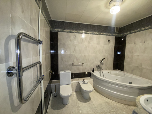 Продам двухкомнатную (2-комн.) квартиру, Горького ул, 76, Рязань г