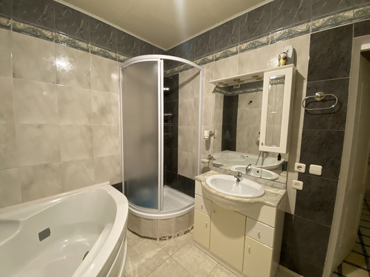 Продам двухкомнатную (2-комн.) квартиру, Горького ул, 76, Рязань г