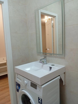 Продам однокомнатную (1-комн.) квартиру, Полковника Романова ул, 11, Нагорное п