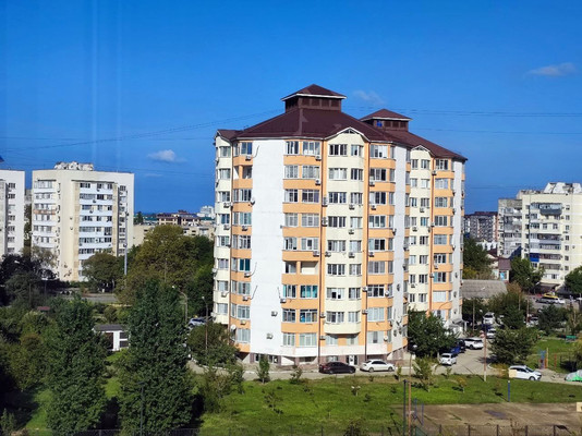 Продам двухкомнатную (2-комн.) квартиру, Крылова ул, 132, Анапа г