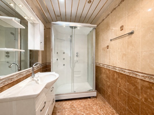 Продам трехкомнатную (3-комн.) квартиру, Павшинский б-р, 5, Красногорск г