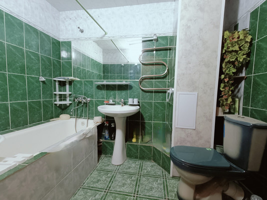 Продам трехкомнатную (3-комн.) квартиру, Костычева ул, 6, Рязань г