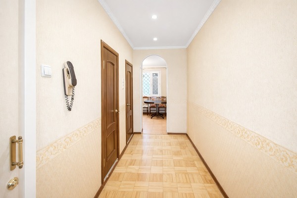 Продам трехкомнатную (3-комн.) квартиру, Генерала Кузнецова ул, 20, Москва г