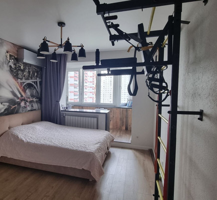 Продам многокомнатную квартиру, Лавриненко ул, 13к2, Москва г