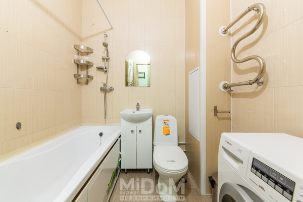 Продам однокомнатную (1-комн.) квартиру, Воронцовский б-р, 2, Мурино п