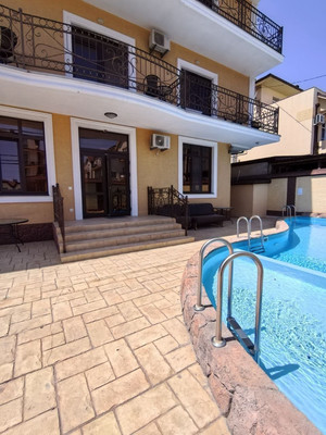 Продам однокомнатную (1-комн.) квартиру, Лазурная ул, 11, Витязево с