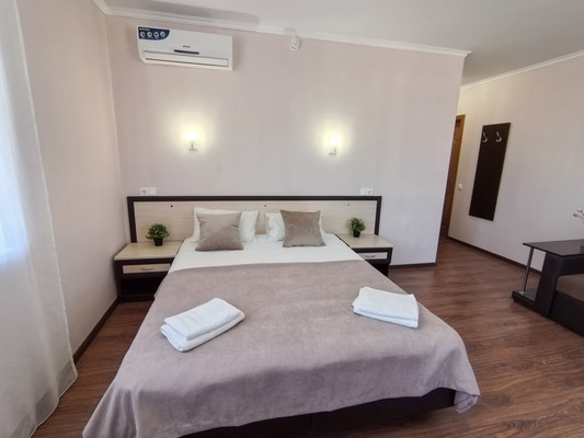 Продам однокомнатную (1-комн.) квартиру, Лазурная ул, 11, Витязево с