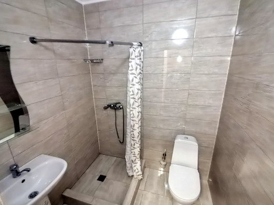 Продам однокомнатную (1-комн.) квартиру, Лазурная ул, 11, Витязево с