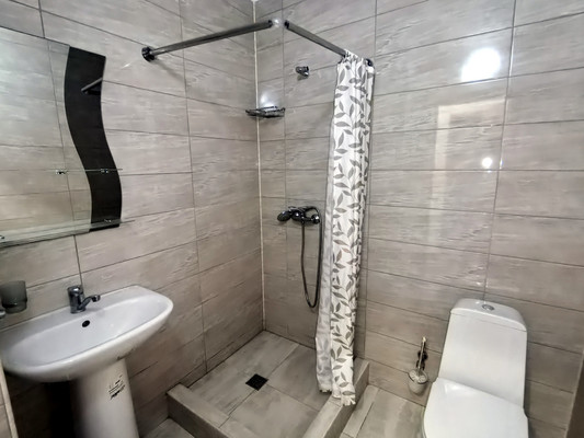 Продам однокомнатную (1-комн.) квартиру, Лазурная ул, 11, Витязево с