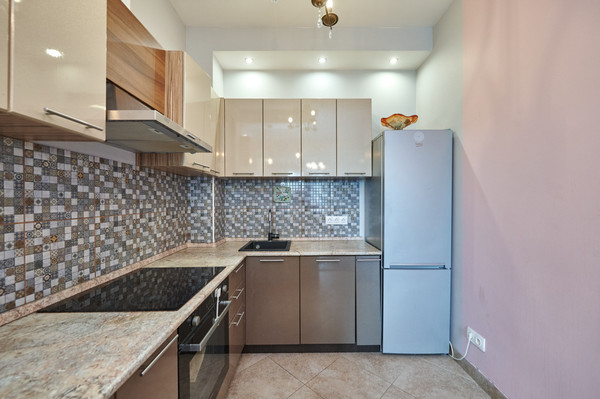 Продам трехкомнатную (3-комн.) квартиру, Кронштадтский б-р, 6к5, Москва г