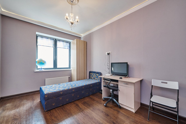 Продам трехкомнатную (3-комн.) квартиру, Кронштадтский б-р, 6к5, Москва г