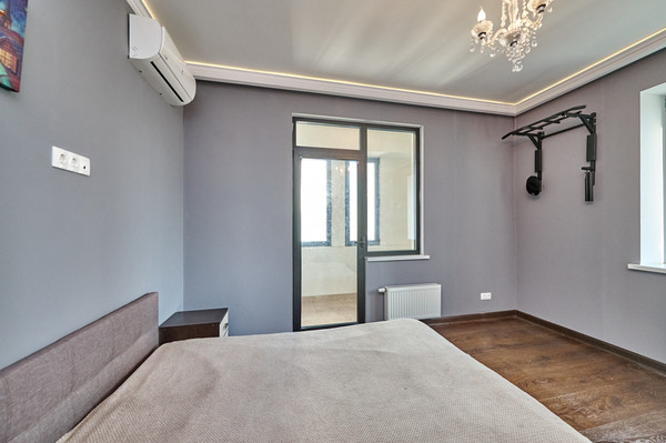 Продам трехкомнатную (3-комн.) квартиру, Кронштадтский б-р, 6к5, Москва г