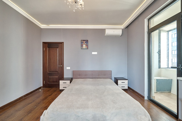 Продам трехкомнатную (3-комн.) квартиру, Кронштадтский б-р, 6к5, Москва г