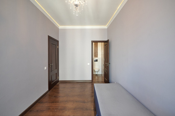 Продам трехкомнатную (3-комн.) квартиру, Кронштадтский б-р, 6к5, Москва г