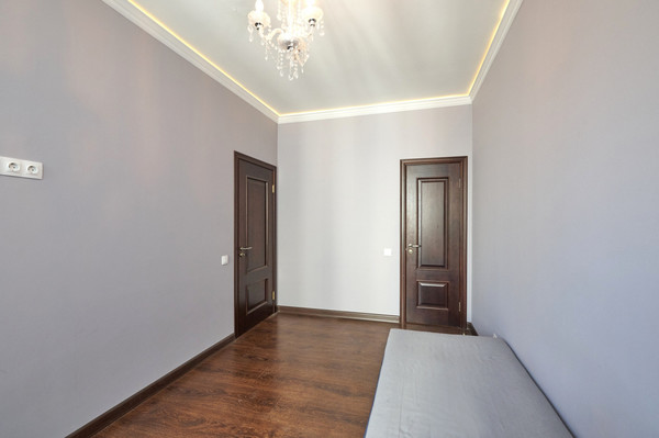 Продам трехкомнатную (3-комн.) квартиру, Кронштадтский б-р, 6к5, Москва г