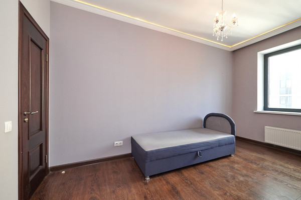 Продам трехкомнатную (3-комн.) квартиру, Кронштадтский б-р, 6к5, Москва г