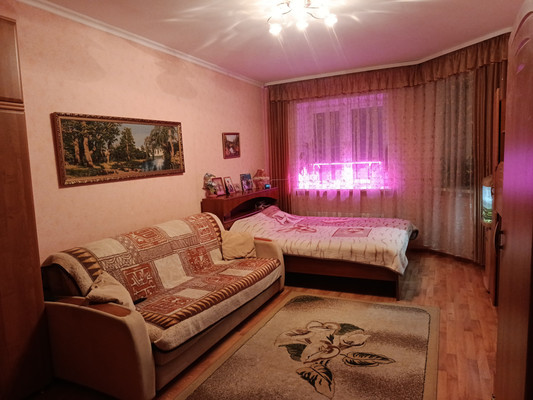 Продам трехкомнатную (3-комн.) квартиру, Сиреневая ул, 7, Озерецкое с