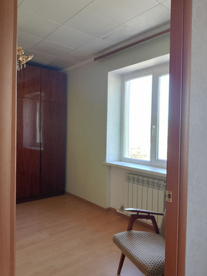 Продам трехкомнатную (3-комн.) квартиру, Таганрогская ул, 135/2, Ростов-на-Дону г