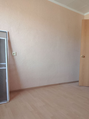 Продам трехкомнатную (3-комн.) квартиру, Таганрогская ул, 135/2, Ростов-на-Дону г