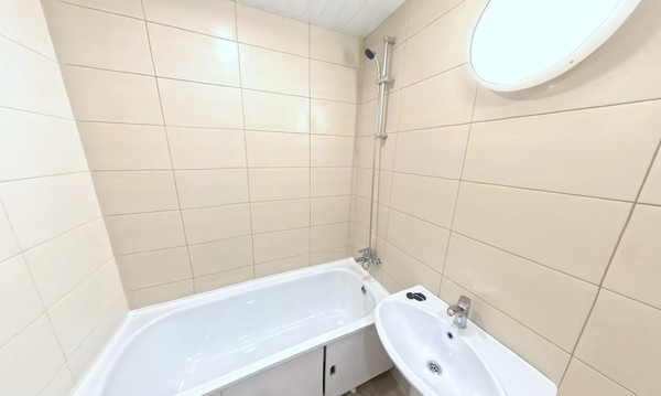 Продам однокомнатную (1-комн.) квартиру, Новочерёмушкинская ул, 56/3к4, Москва г