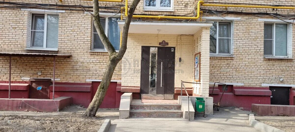 Продам трехкомнатную (3-комн.) квартиру, Авиационный пер, 8, Москва г